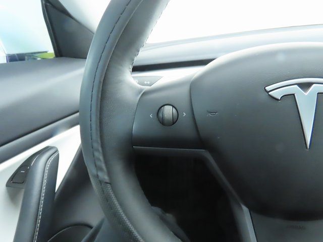 Thumbnail: 2019 Tesla Model 3 - 11