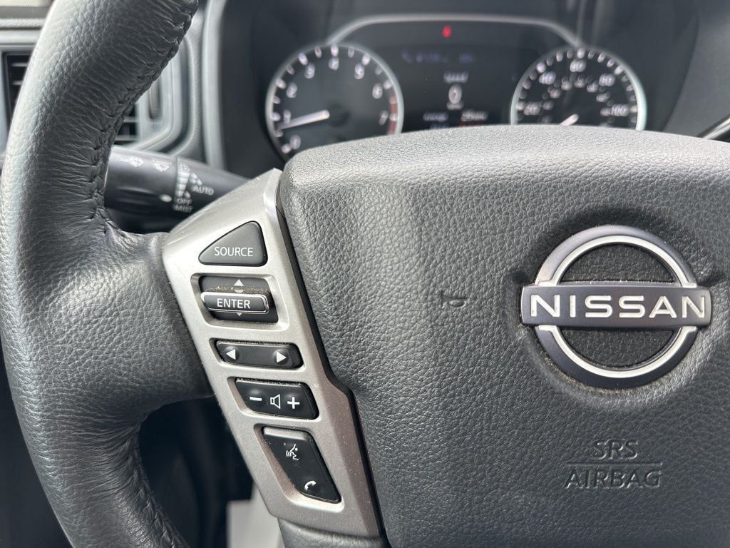 2024 Nissan Titan SV 38