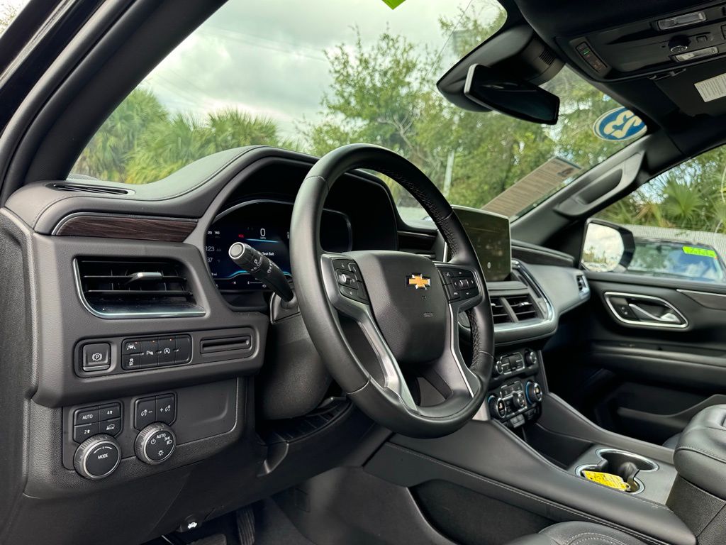 2023 Chevrolet Suburban LT 34