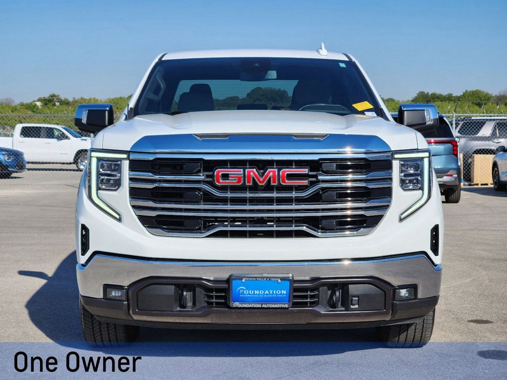 2023 GMC Sierra 1500 SLT 2