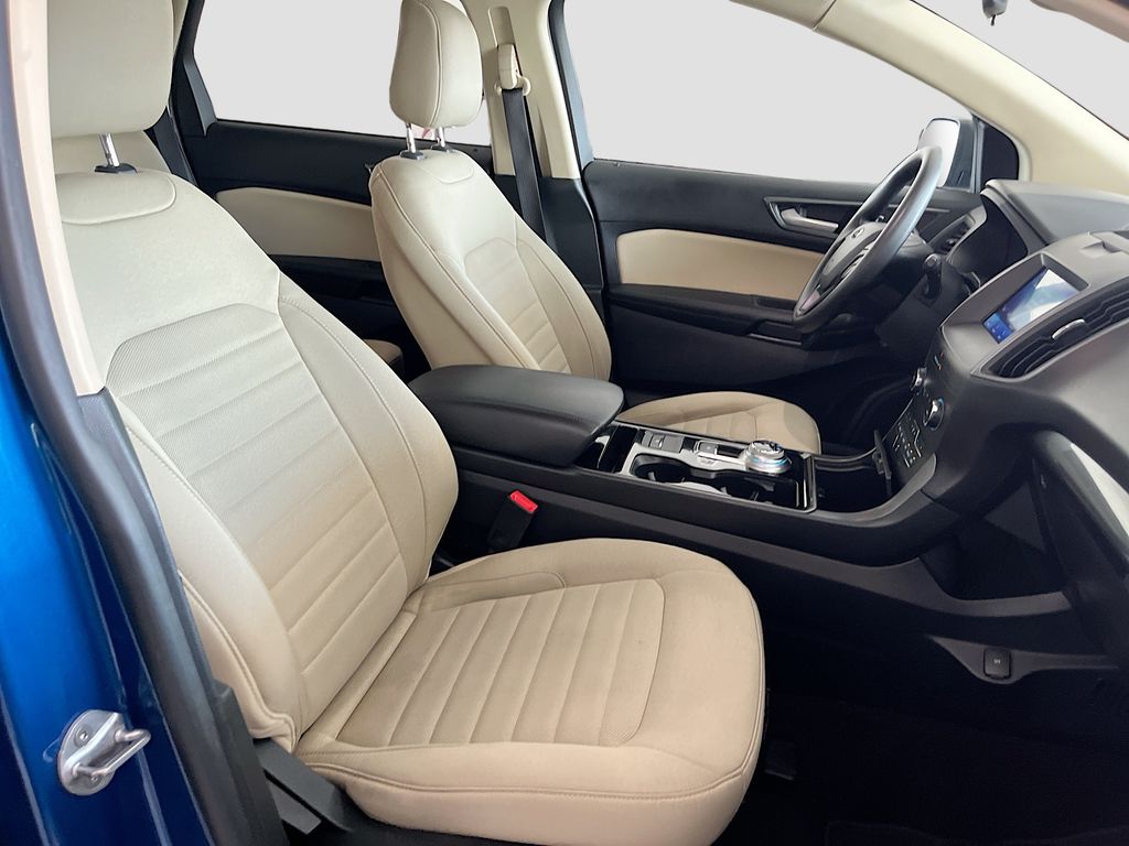 Used 2020 Blue Ford SE image 29