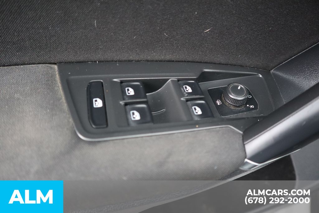 2020 Volkswagen Tiguan S photo 13