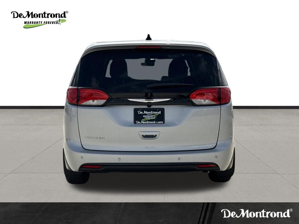 2026 Chrysler Voyager LX - 5