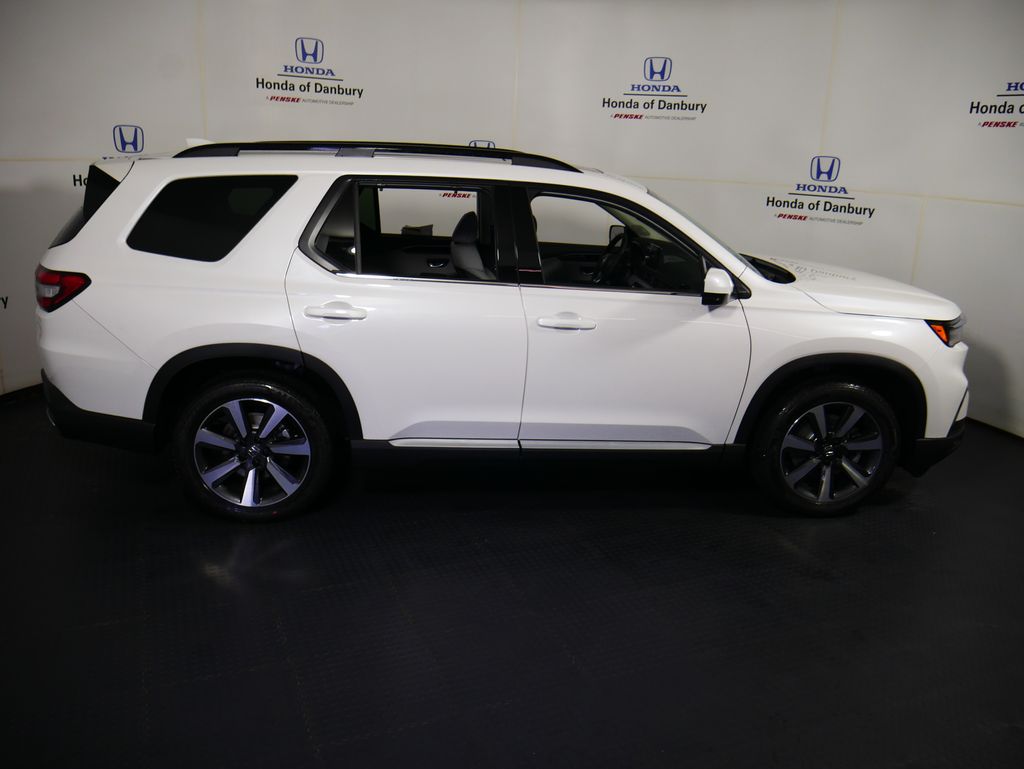 2025 Honda Pilot Touring 3