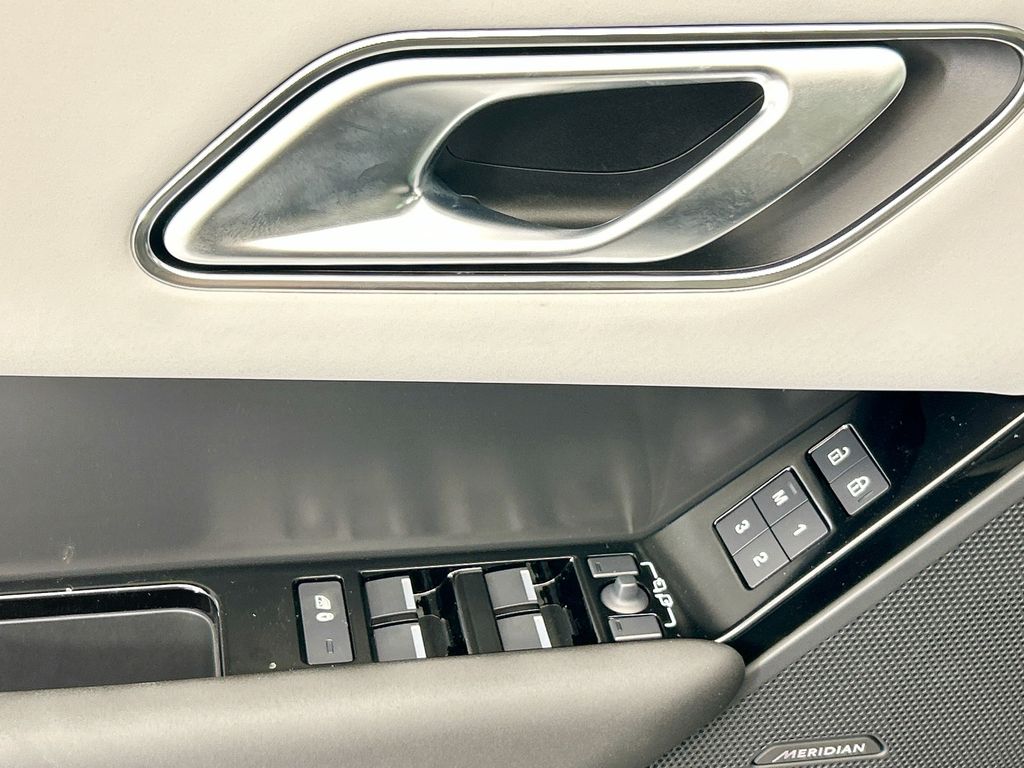 Thumbnail: 2026 Land Rover Range Rover Velar - 22