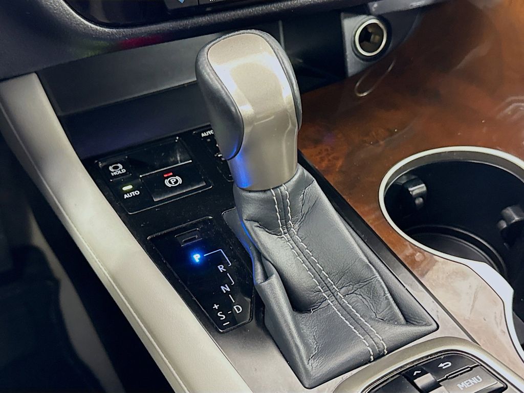 Thumbnail: 2018 Lexus RX - 17