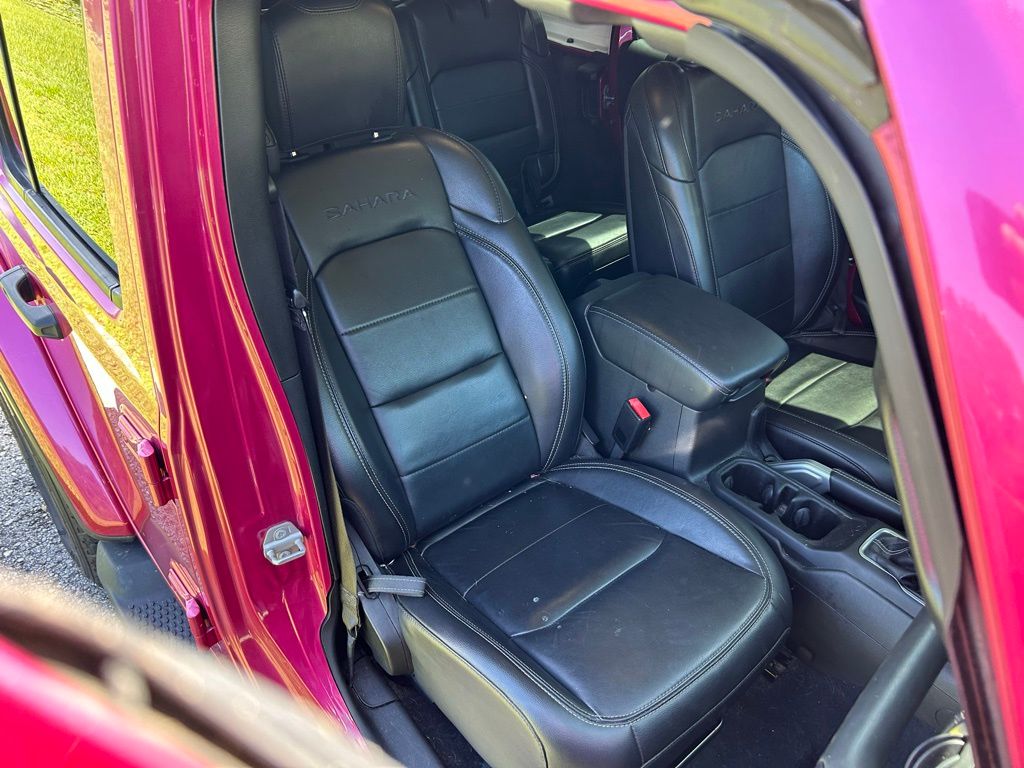 Thumbnail: 2022 Jeep Wrangler - 14