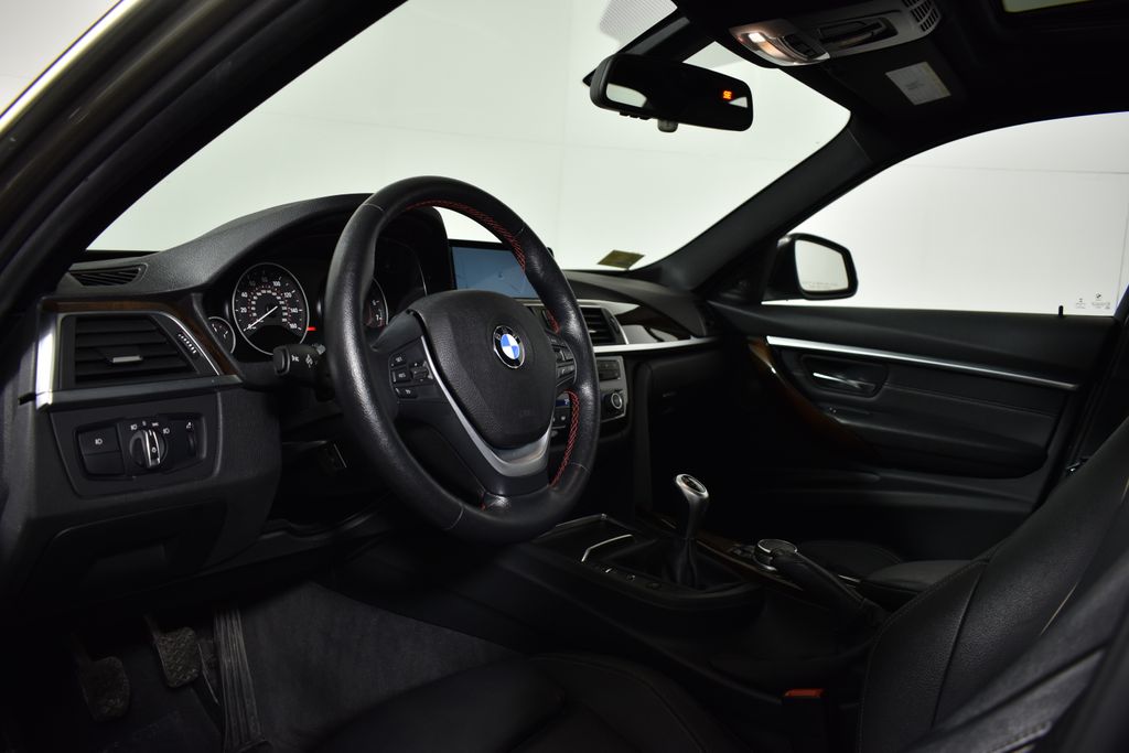 Thumbnail: 2016 BMW 3 Series - 14