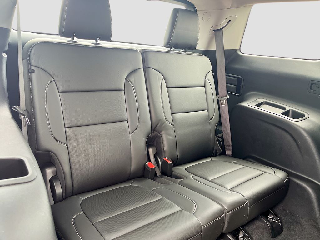 Used 2023 White GMC SLT image 28