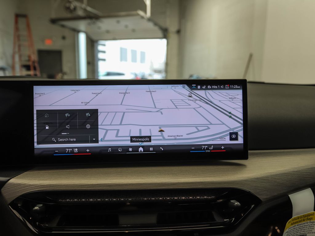 Thumbnail: 2025 BMW 3 Series - 17