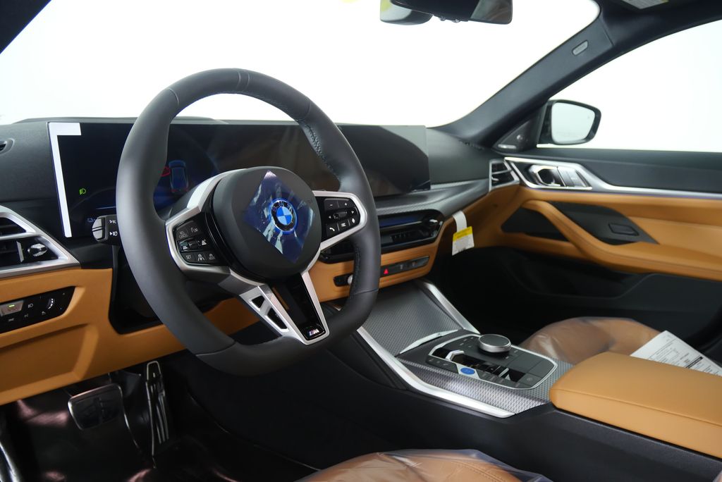 Thumbnail: 2025 BMW i4 - 13