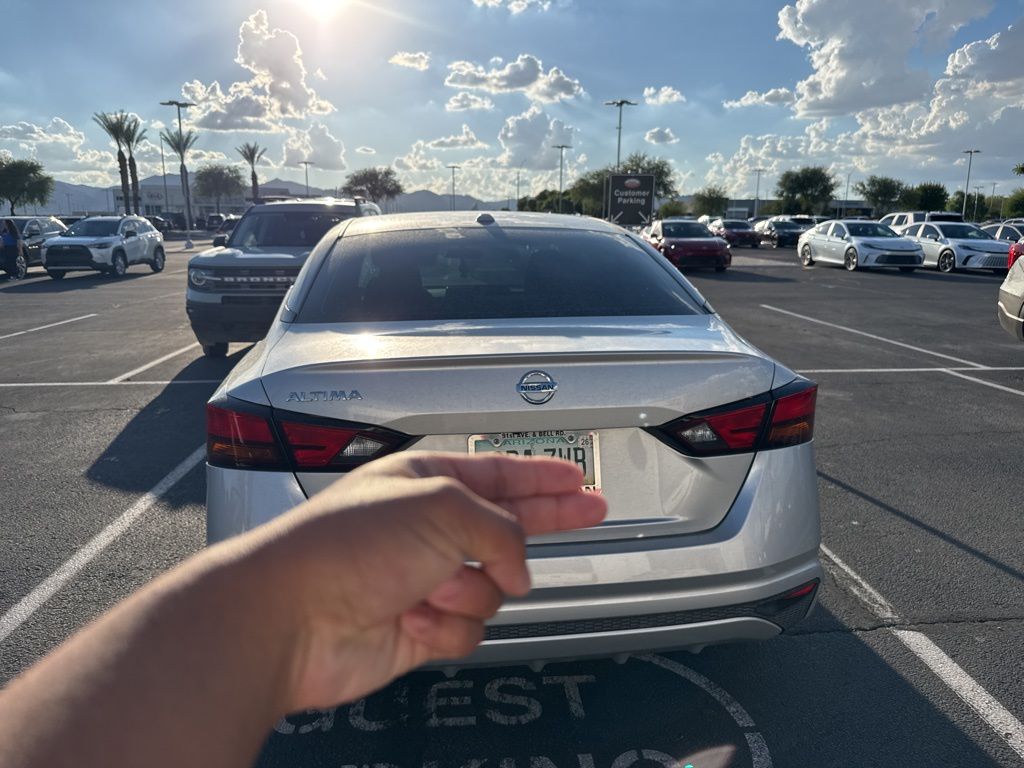 Thumbnail: 2020 Nissan Altima - 4