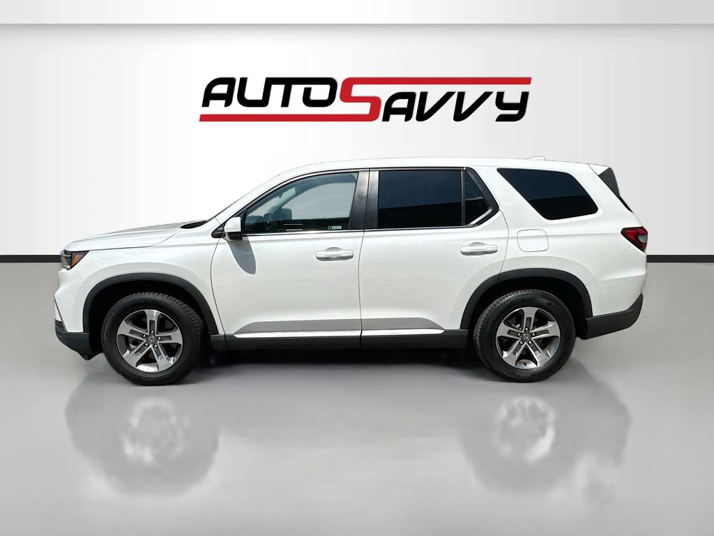 Used 2024 White Honda EX-L image 4