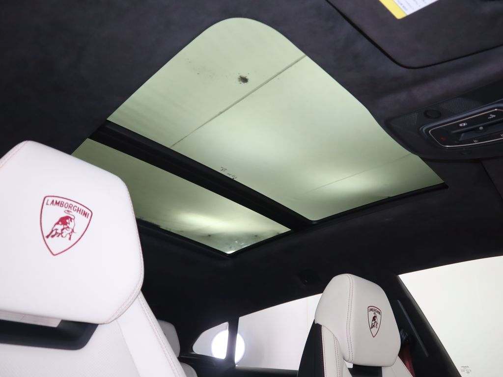 Thumbnail: 2024 Lamborghini Urus - 19