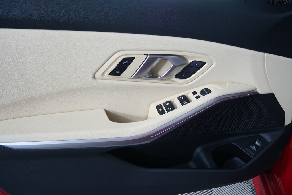 Thumbnail: 2024 BMW 3 Series - 9