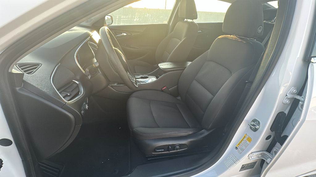 2020 Chevrolet Malibu LT White at Emmons Autoplex
