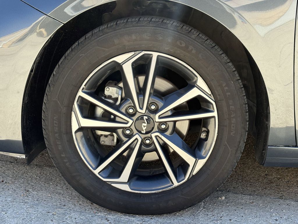 2024 Kia Forte LXS - 8