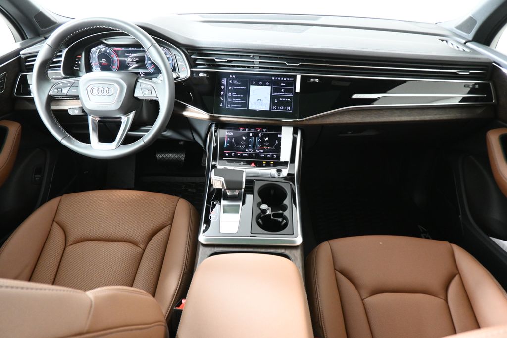 Thumbnail: 2026 Audi Q7 - 4