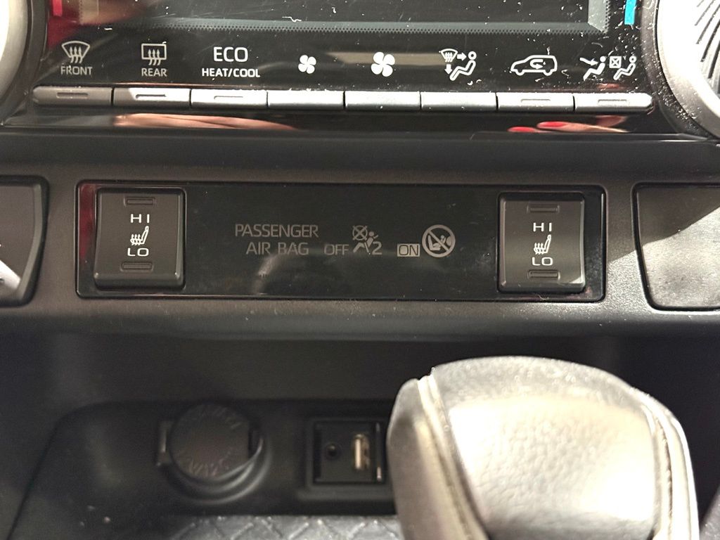 Thumbnail: 2019 Toyota RAV4 - 30