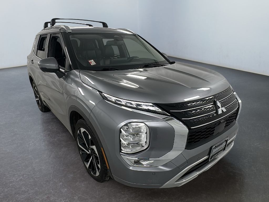 Gray 2022 Mitsubishi Outlander SEL FWD SUV / Crossover Front-Wheel Drive Continuously Variable Transmission