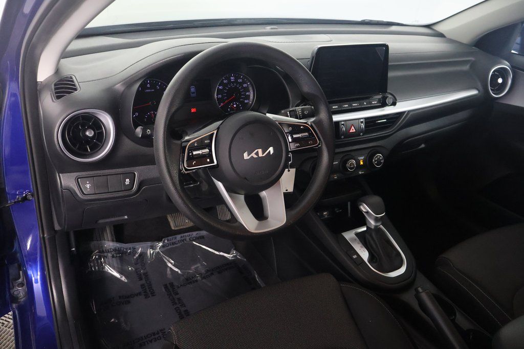 Thumbnail: 2023 Kia Forte - 5