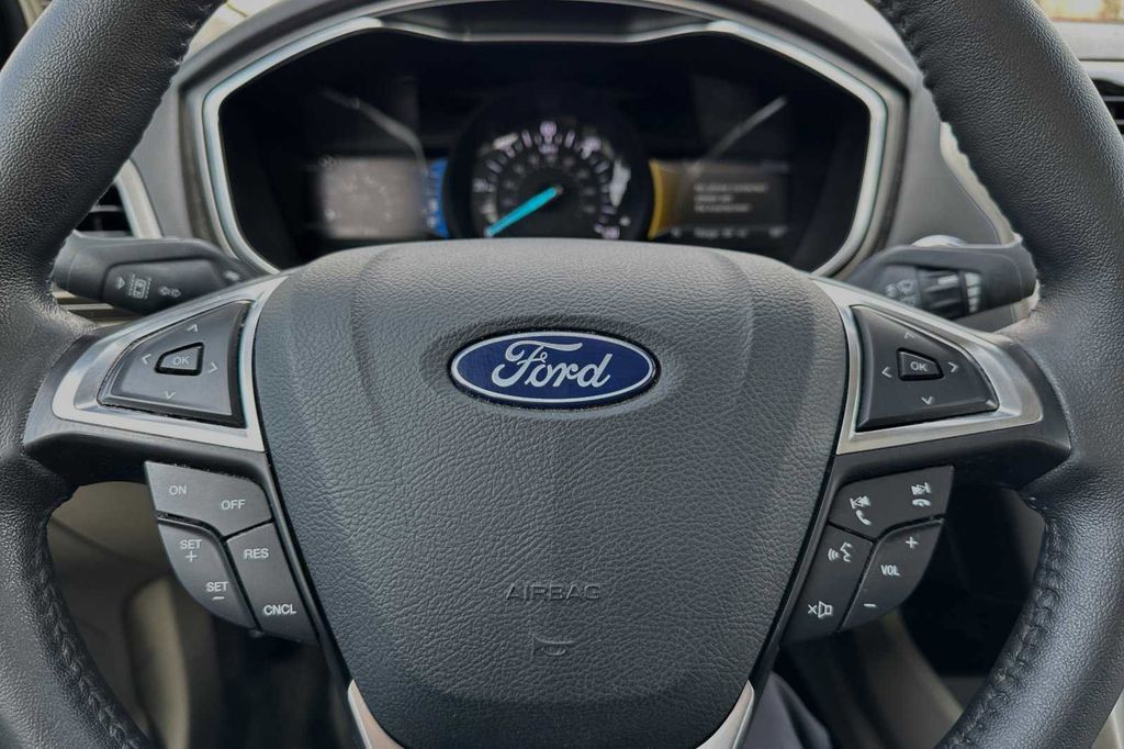 2018 Ford Fusion Hybrid SE 27