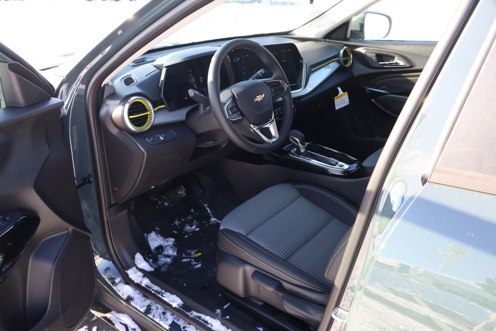 Thumbnail: 2026 Chevrolet Trax - 13