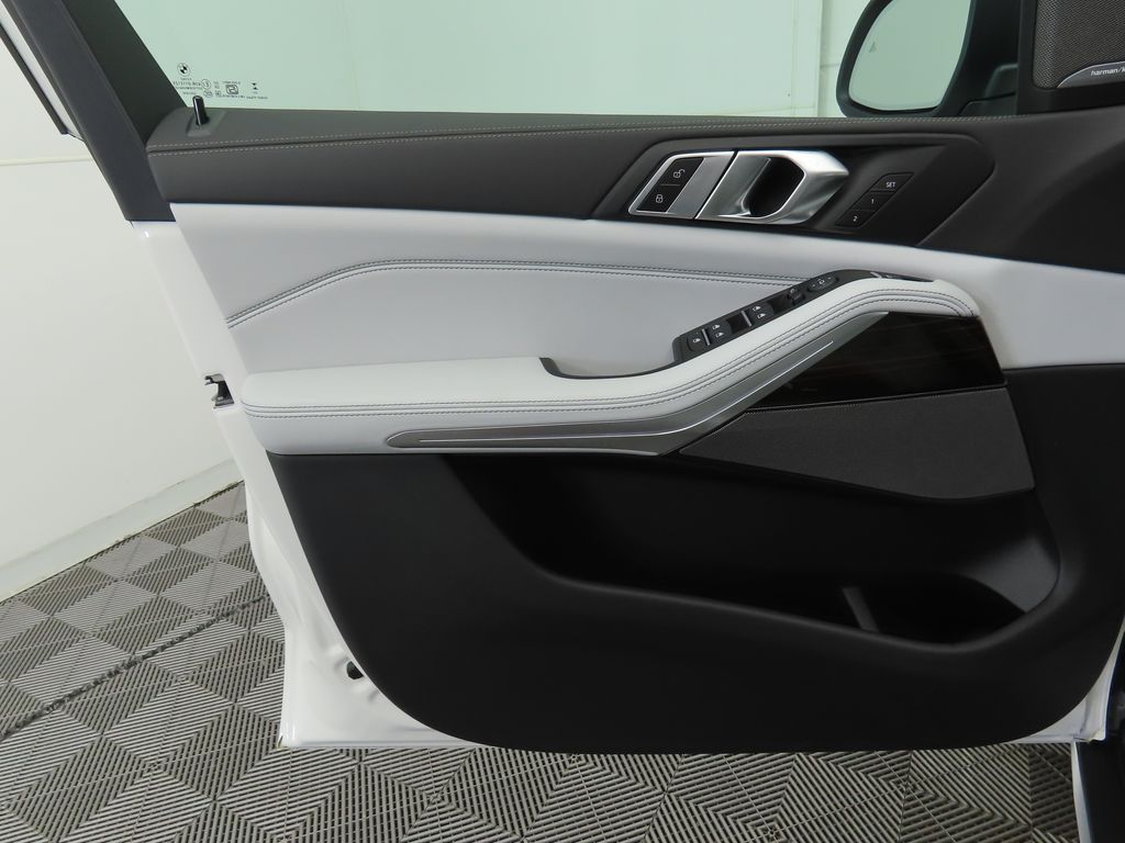 Thumbnail: 2026 BMW X5 - 24