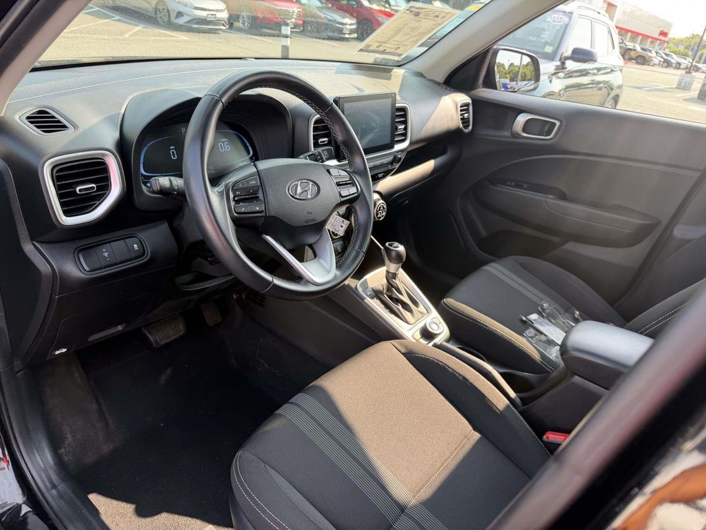 Used 2023 Hyundai Venue SUV