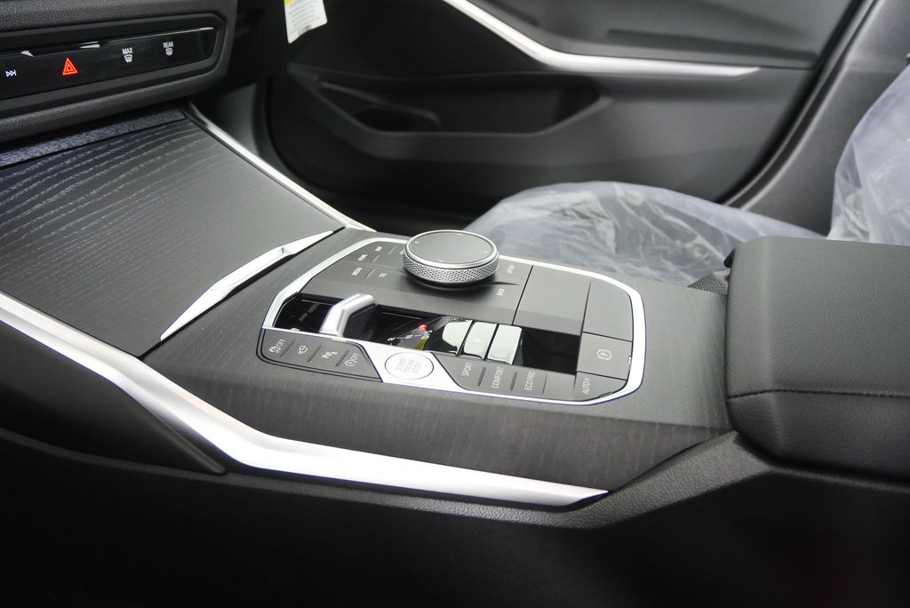 Thumbnail: 2026 BMW 3 Series - 22