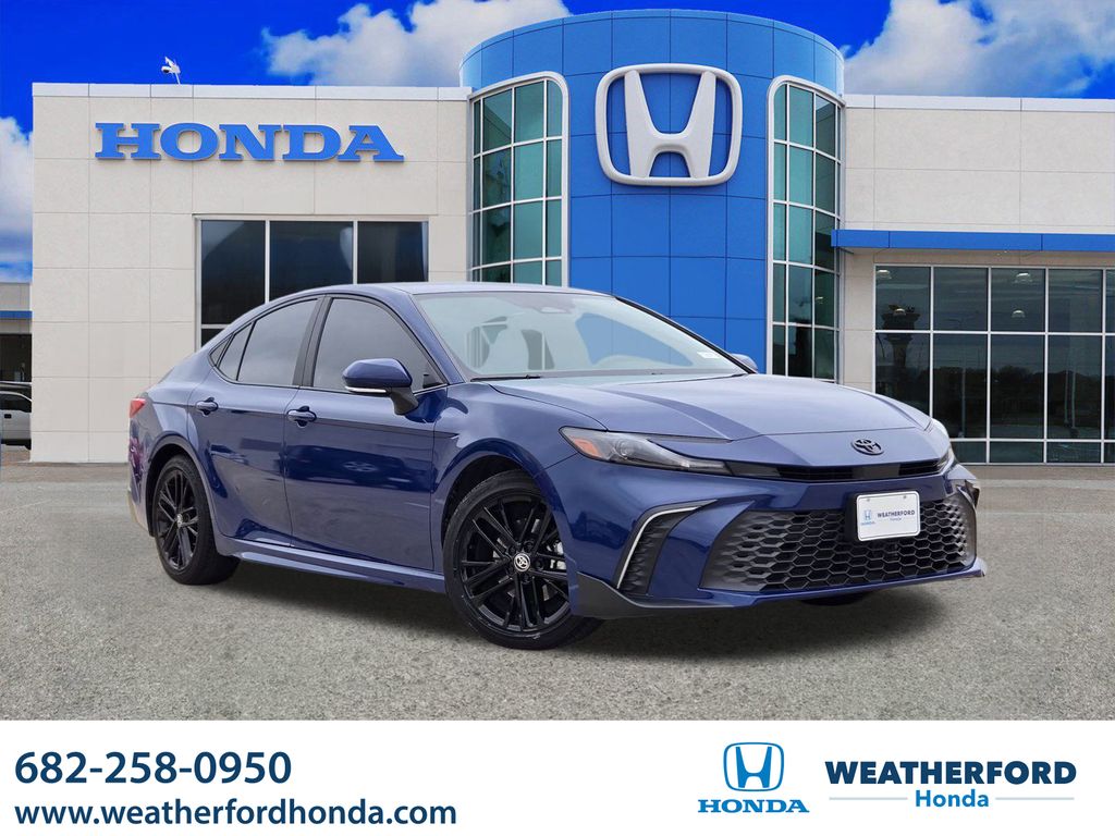 2025 Toyota Camry SE FWD