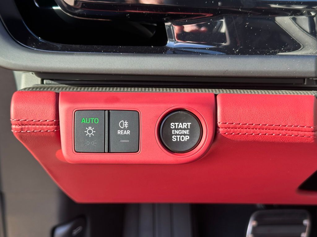 Thumbnail: 2026 Porsche Panamera - 32