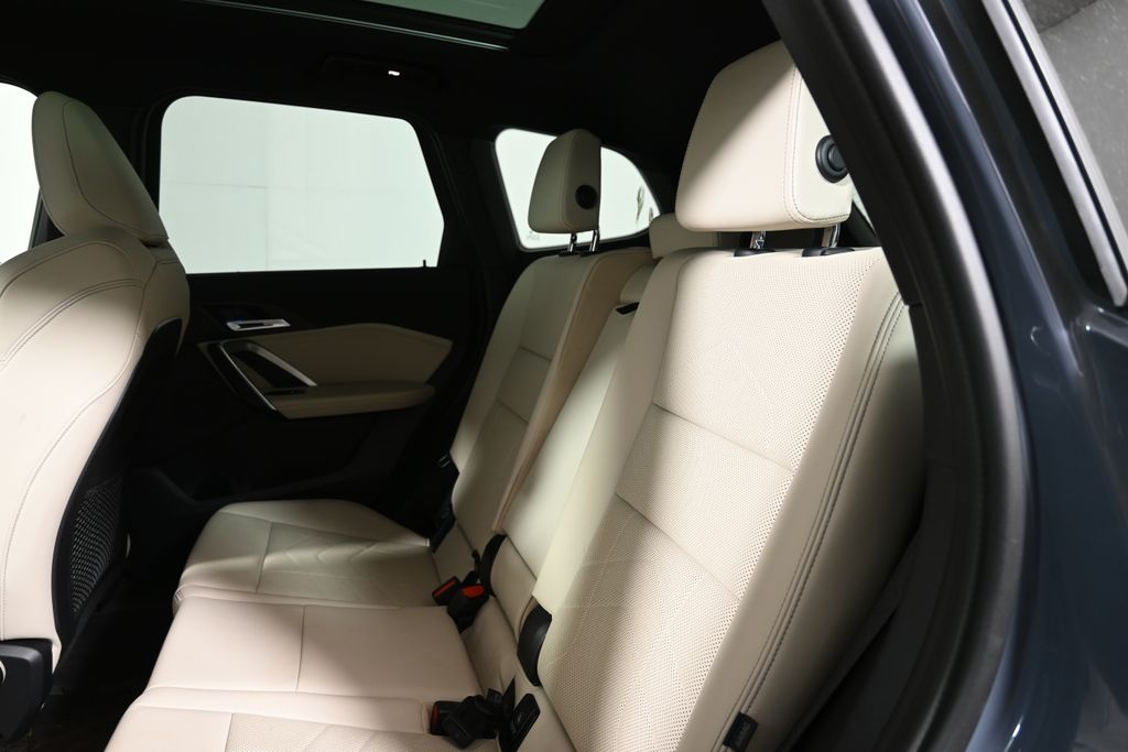 Thumbnail: 2023 BMW X1 - 6