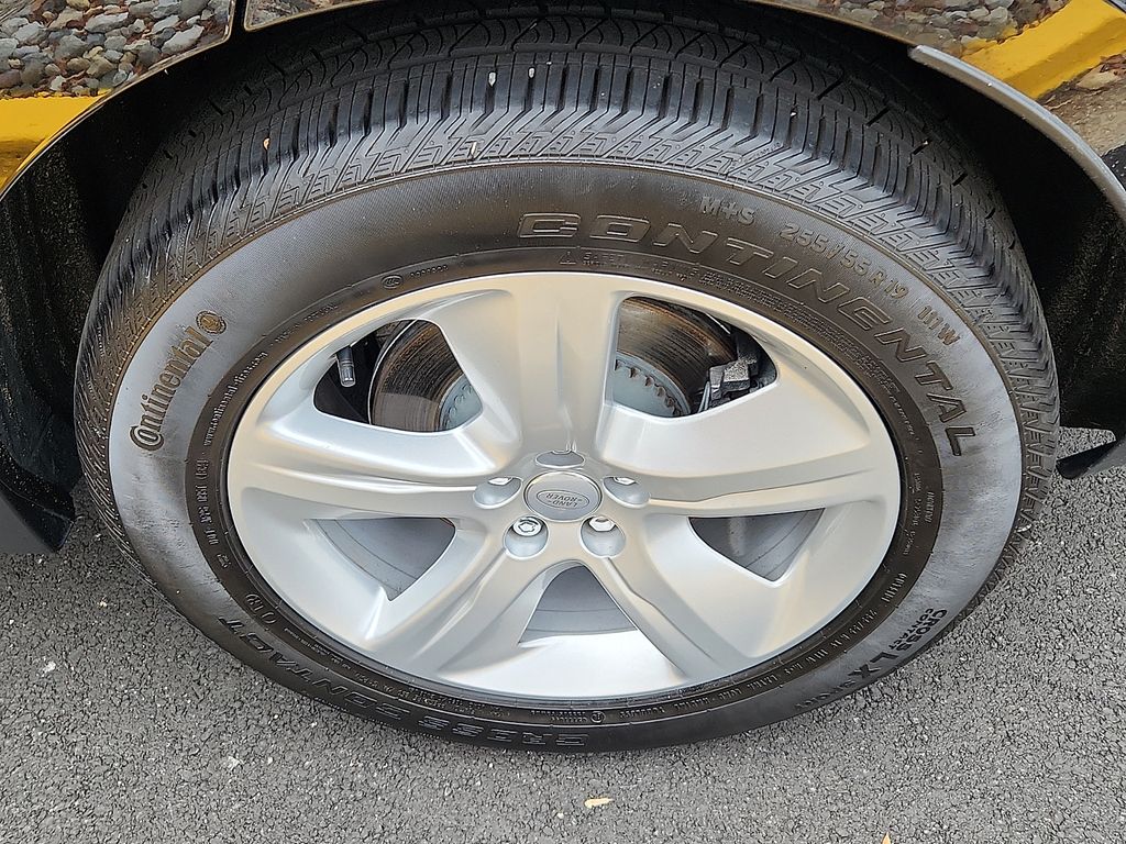 Thumbnail: 2025 Land Rover Range Rover Velar - 8