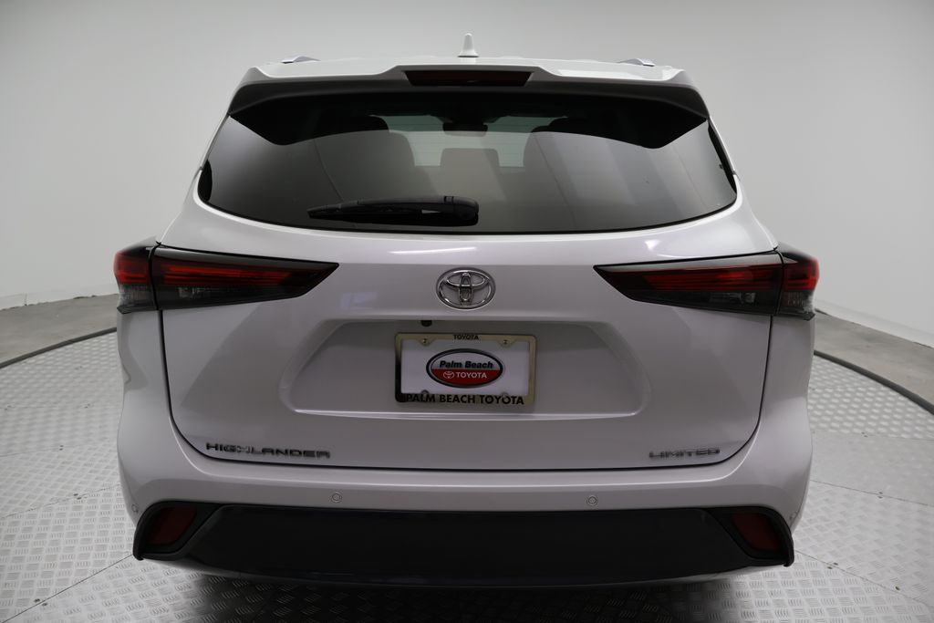 Thumbnail: 2024 Toyota Highlander - 10