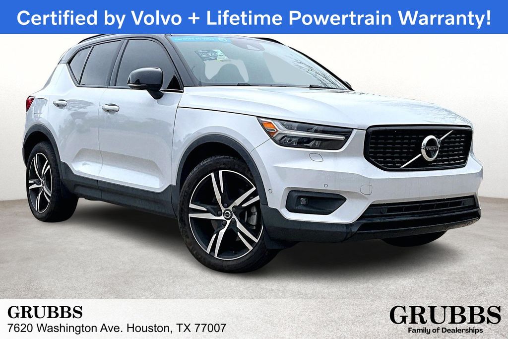 2022 Volvo XC40 T5 R-Design AWD