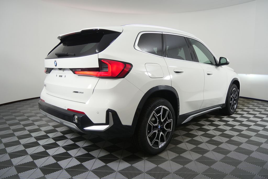 Thumbnail: 2026 BMW X1 - 3