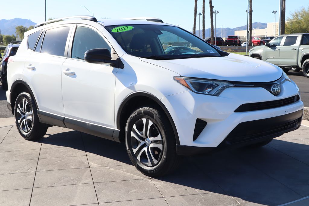 Thumbnail: 2017 Toyota RAV4 - 3