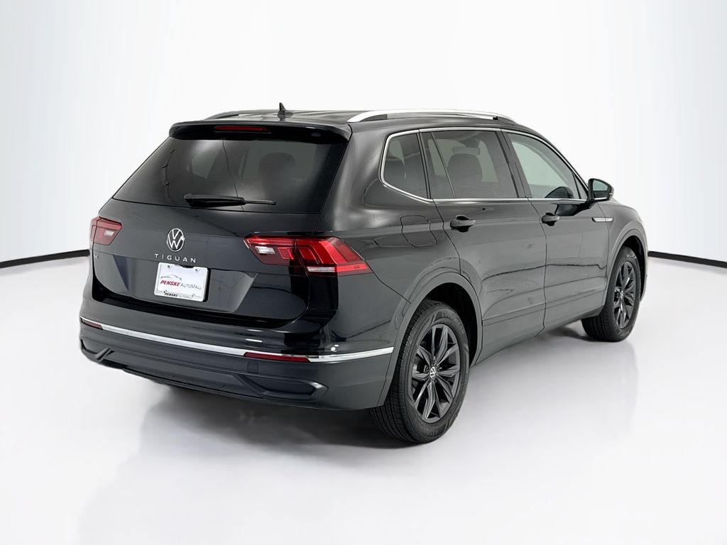 Thumbnail: 2023 Volkswagen Tiguan - 5