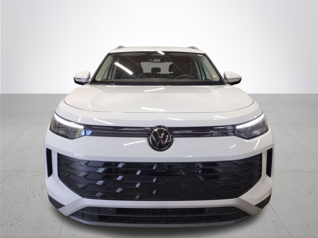 2025 Volkswagen Tiguan SE photo 3