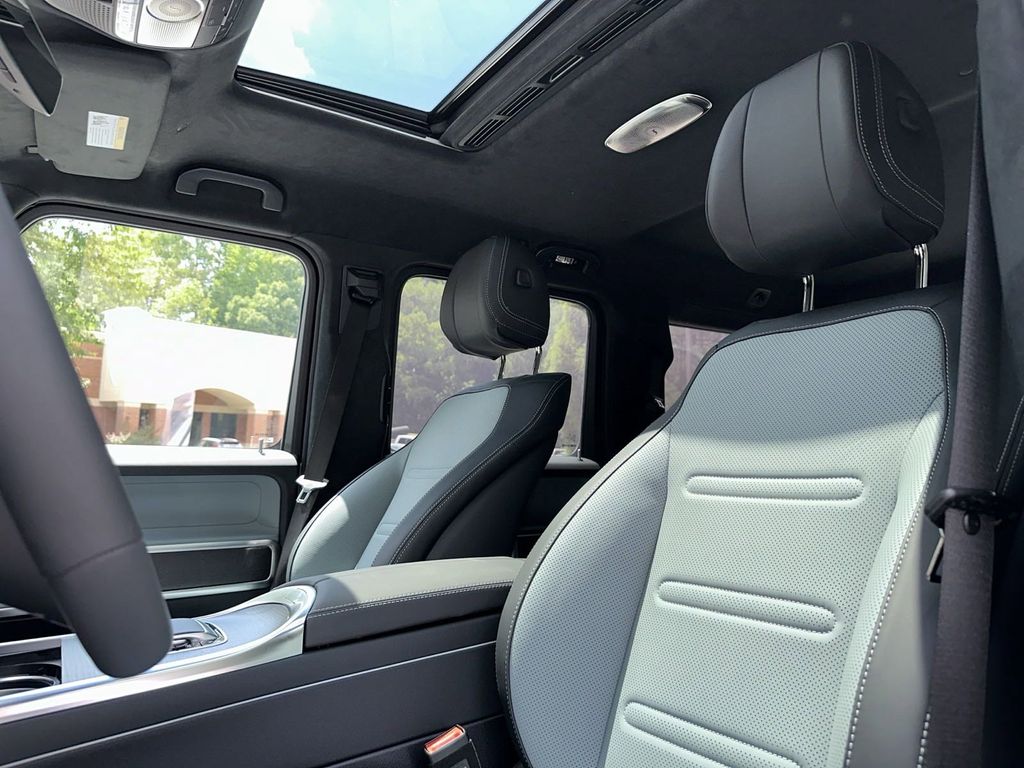 2025 Mercedes-Benz G-Class G 550 34