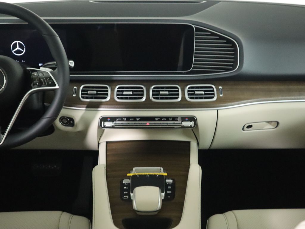 Thumbnail: 2025 Mercedes-Benz GLE - 15