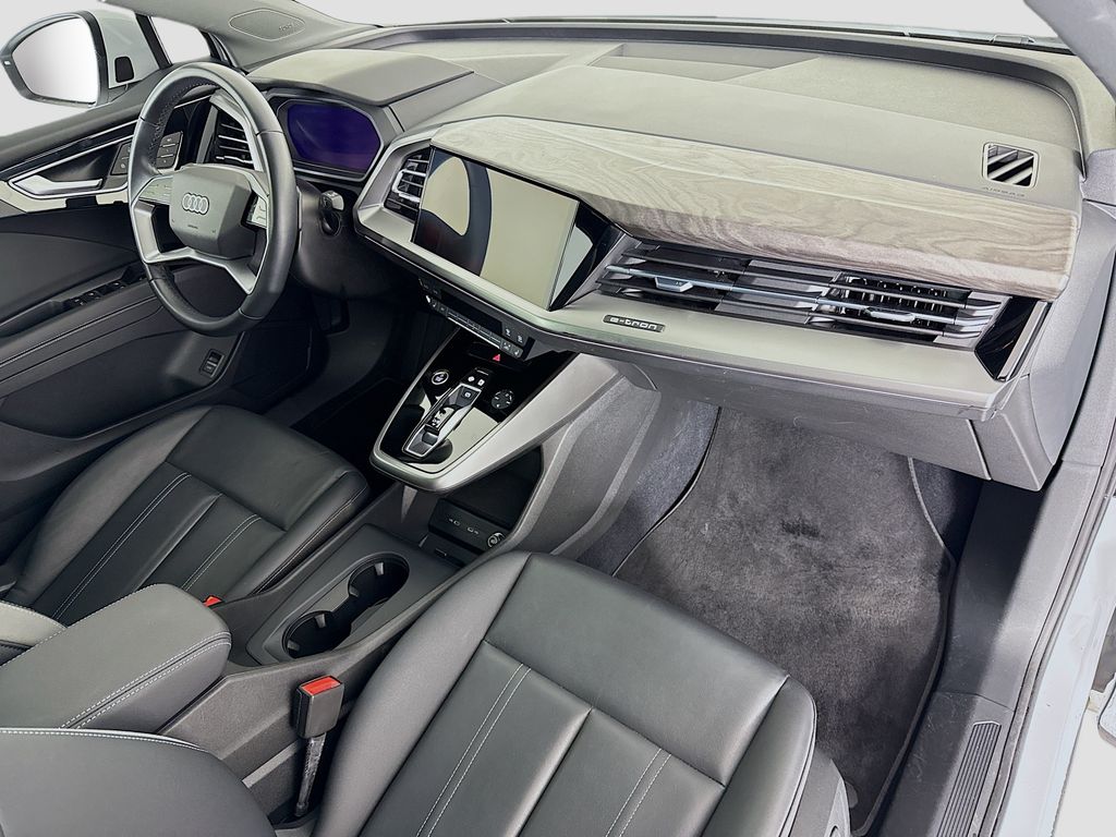 Thumbnail: 2023 Audi Q4 e-tron - 17