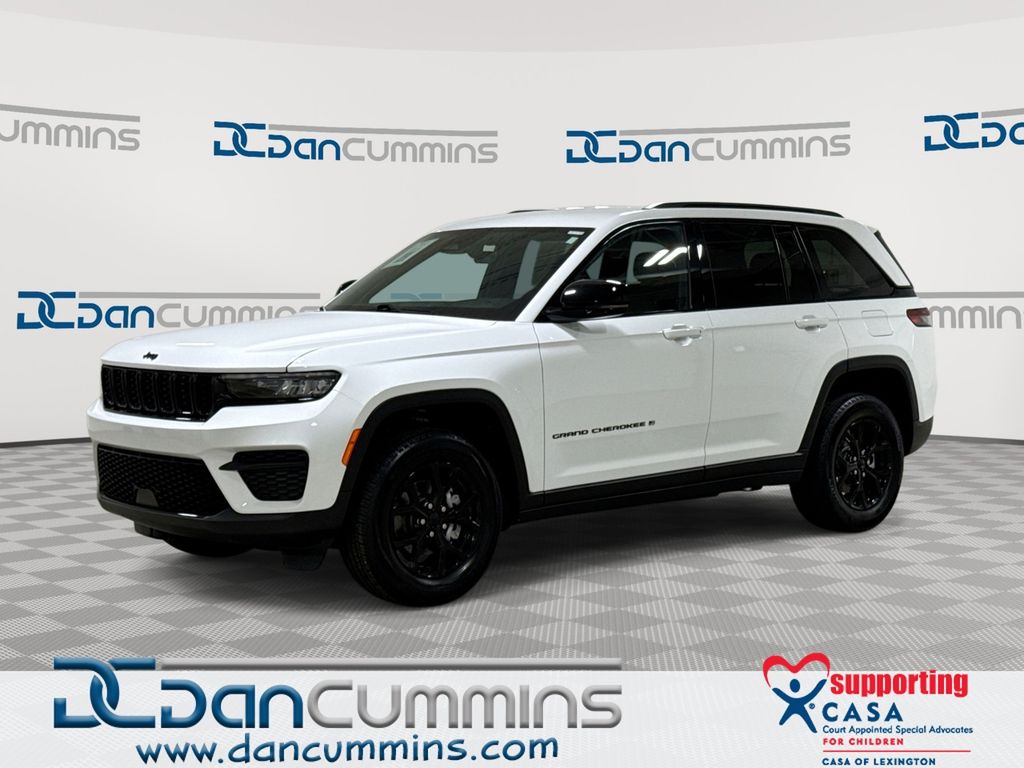 Bright White Clearcoat 2025 Jeep Grand Cherokee SUV / Crossover Four-Wheel Drive 8-Speed Automatic