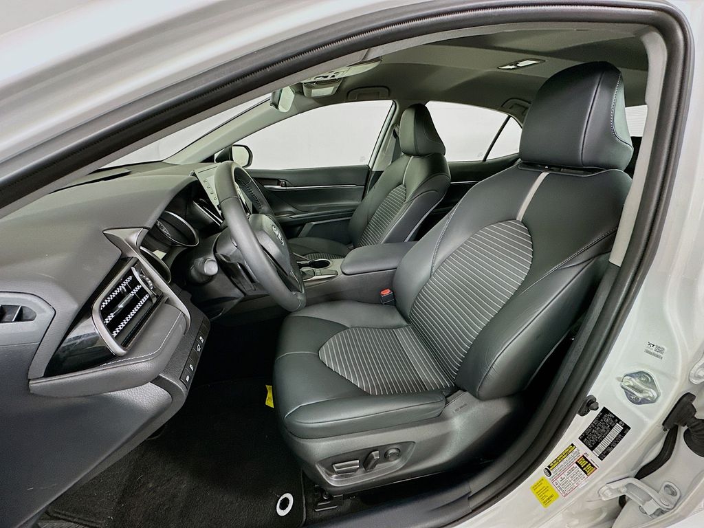 2023 Toyota Camry SE 20