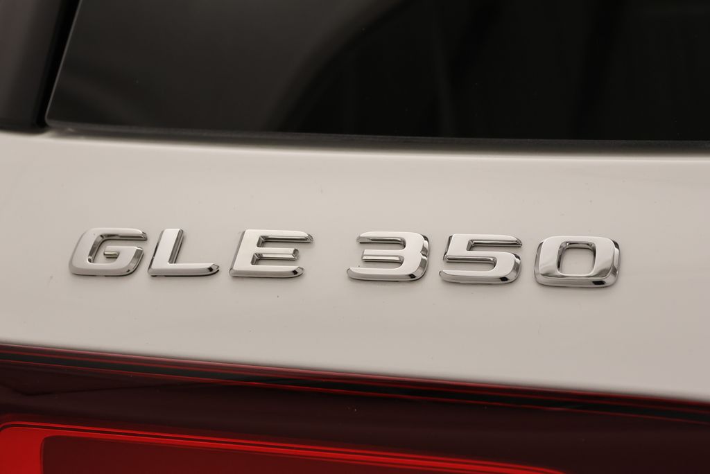 Thumbnail: 2026 Mercedes-Benz GLE - 9