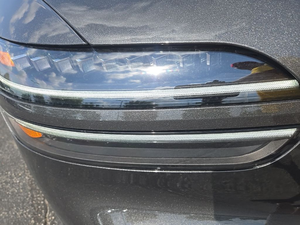 Thumbnail: 2026 Genesis GV70 - 13