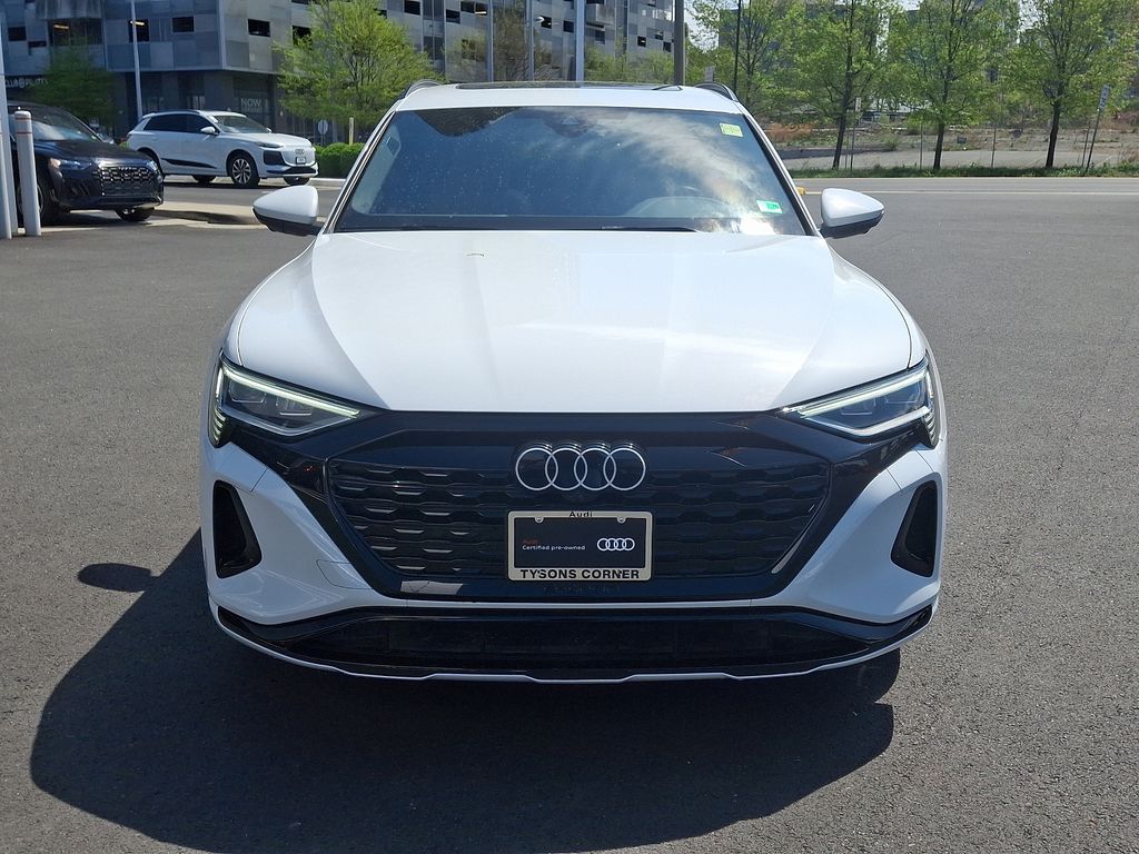 2024 Audi Q8 e-tron Premium Plus 2