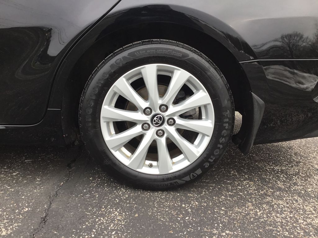 Thumbnail: 2018 Toyota Camry - 10