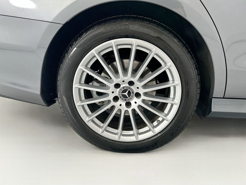 Thumbnail: 2023 Mercedes-Benz E-Class - 32